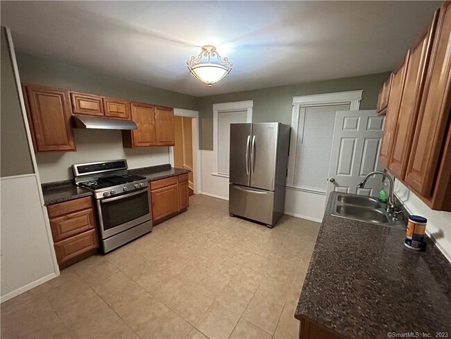 Foto del edificio - 735-737-737 Laurel Ave