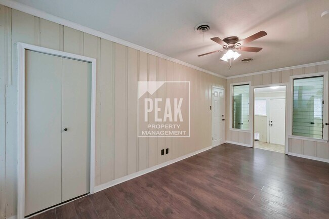 Building Photo - Charming Rental Home Near TCU Nation: Gara...