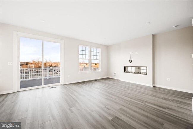 Building Photo - 42508 Invergordon Ter