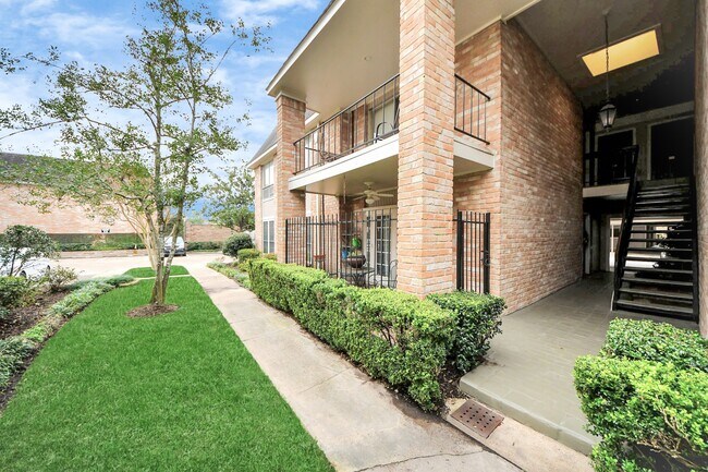 Foto del edificio - 2224 S Piney Point Rd