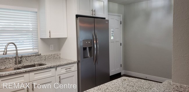 Building Photo - 3 br, 1.5 bath House - 5550 Lido Street