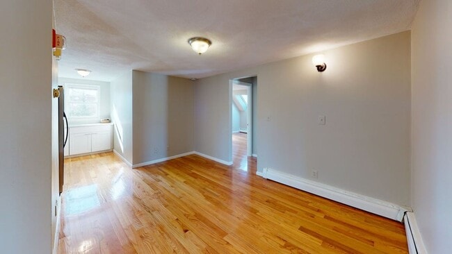 Building Photo - Open Brighton 1 Bed