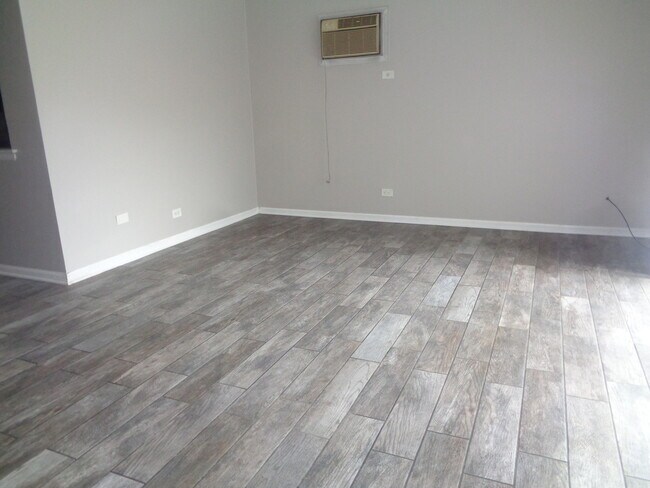 Foto del edificio - 6151 Marshall Ave