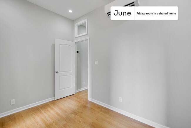 Foto del edificio - Room in Shared 3 bed/1 bath home