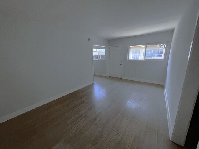 Foto del edificio - 1635 Normandie Ave