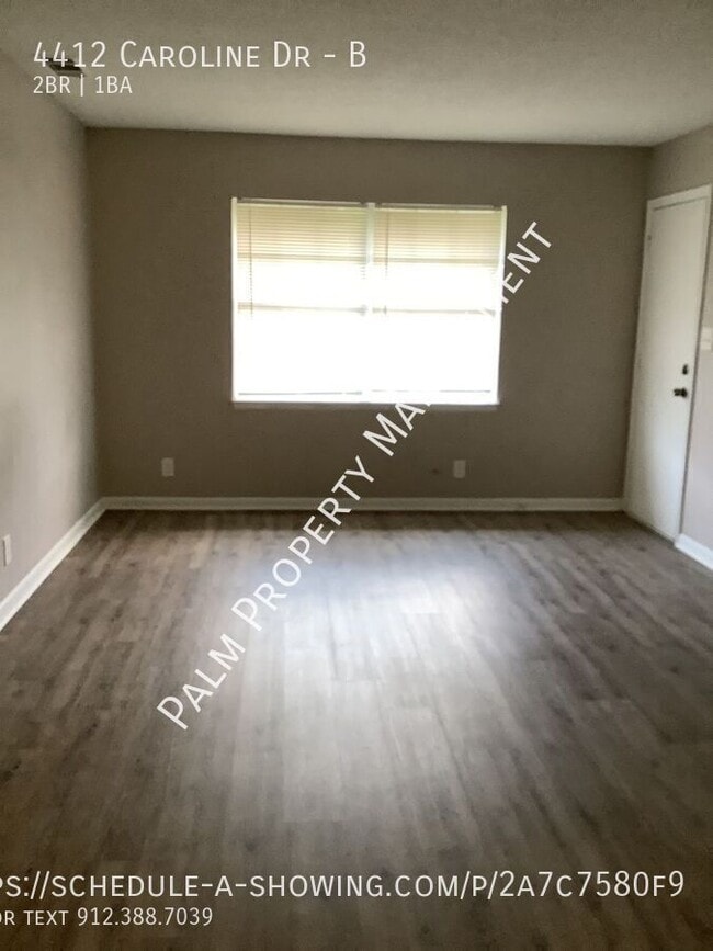 Foto del edificio - 4412 Caroline Dr