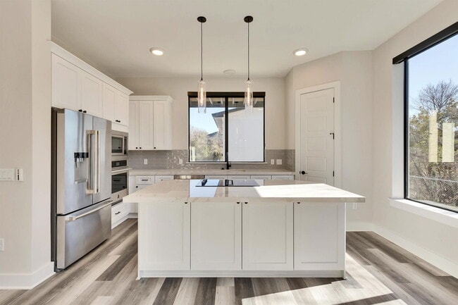 Foto del edificio - 1304 Minnie Dr