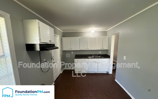 Building Photo - 3934 Hammett Dr