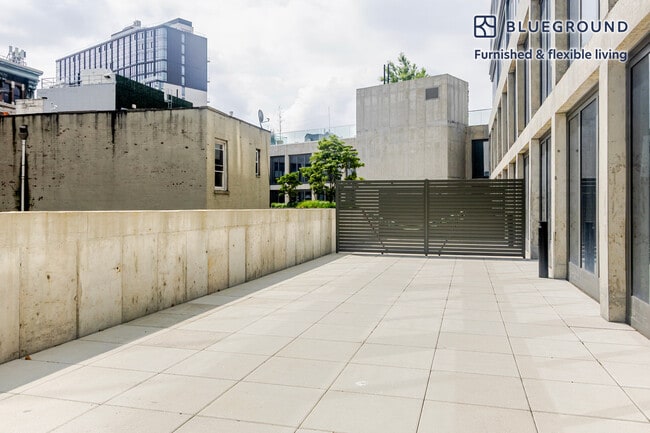 Building Photo - 545 Vanderbilt Ave