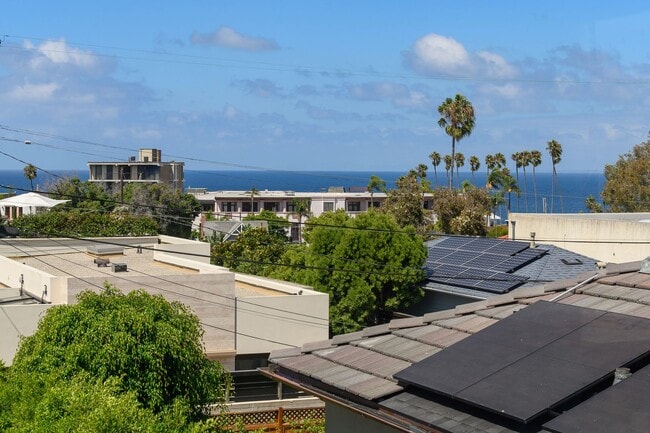 Building Photo - Charming Coastal Retreat: Newly Remodeled ...