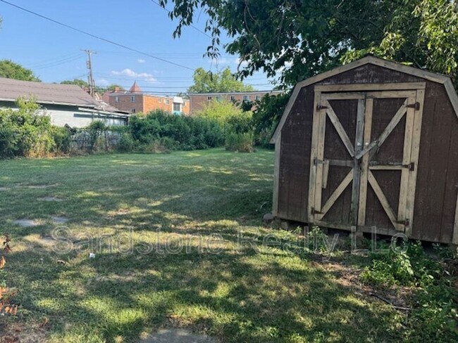 Building Photo - 1834 E 30th St