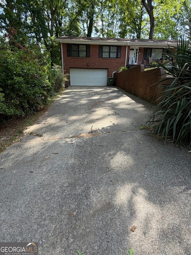 Foto del edificio - 310 Harris Manor Dr SW