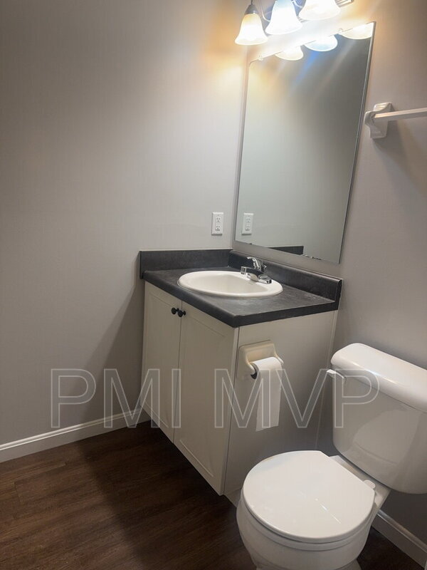 Foto del edificio - 858 Taylor Station Rd