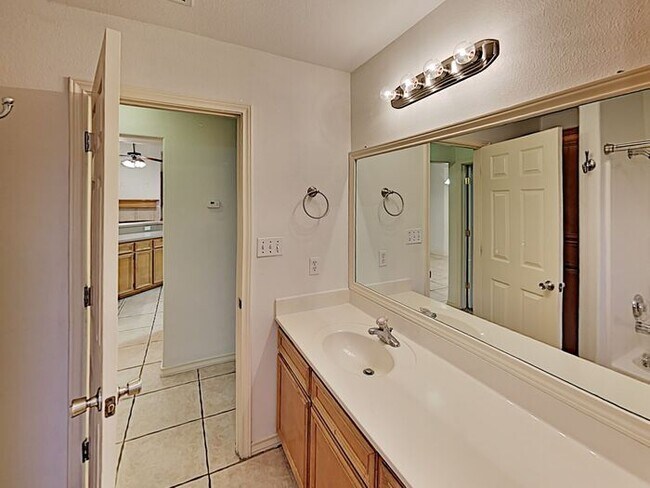 Foto del edificio - No Application Fees* $500 Off 1st Month - ...