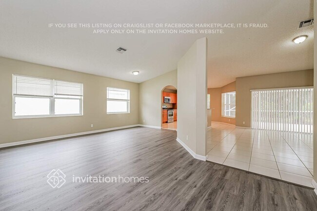 Foto del edificio - 1796 S Club Dr