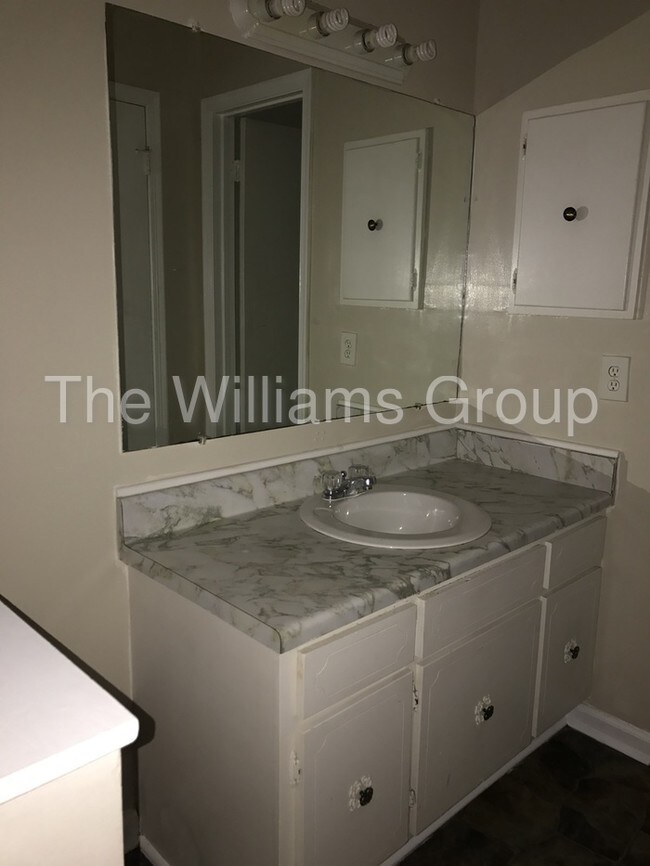 Building Photo - 6429 Starbrook Dr