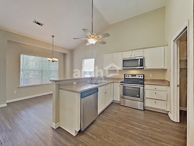 Building Photo - 1523 Cardinal Ln