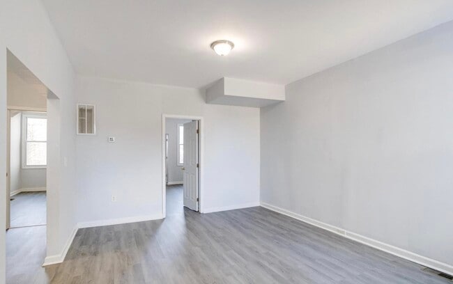 Building Photo - 3007 Oakley Ave