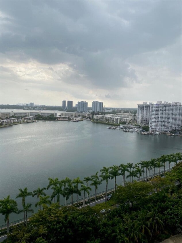 2851 NE 183rd St Unit 1808E, Aventura, FL 33160 Condo for Rent in