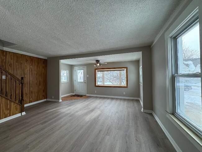 Foto del edificio - 84 W Kalama Ave