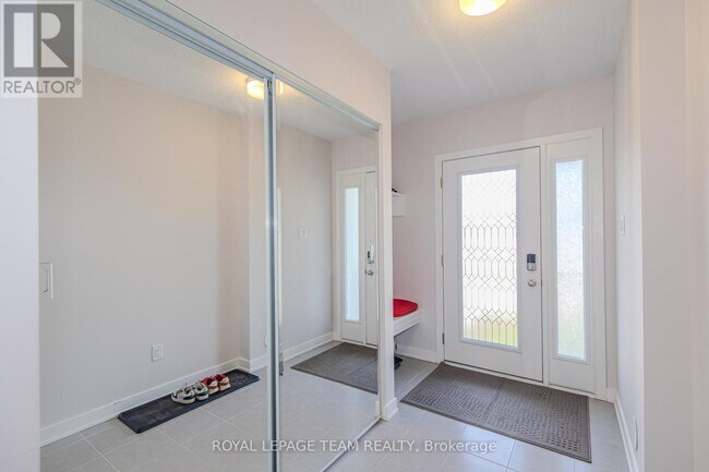 Photo du bâtiment - 742 Kinstead Pvt Pvt