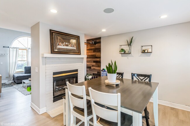 Foto del edificio - 300 Ascot Ln