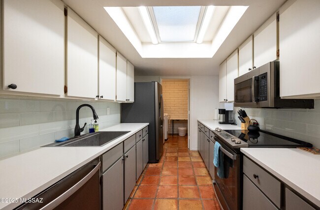 Foto del edificio - 5701 N Glen Creek Dr