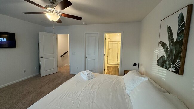 Building Photo - 157 Roxanne Dr