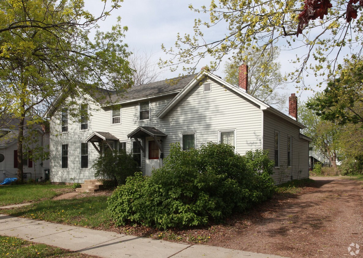 Building Photo - 608 Putnam St