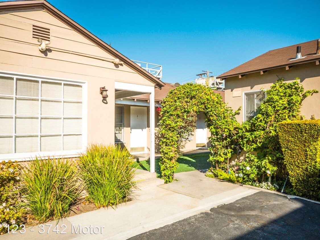 Primary Photo - 3742 Motor Ave