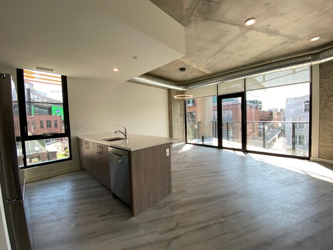 Building Photo - 1117 W Patterson Ave