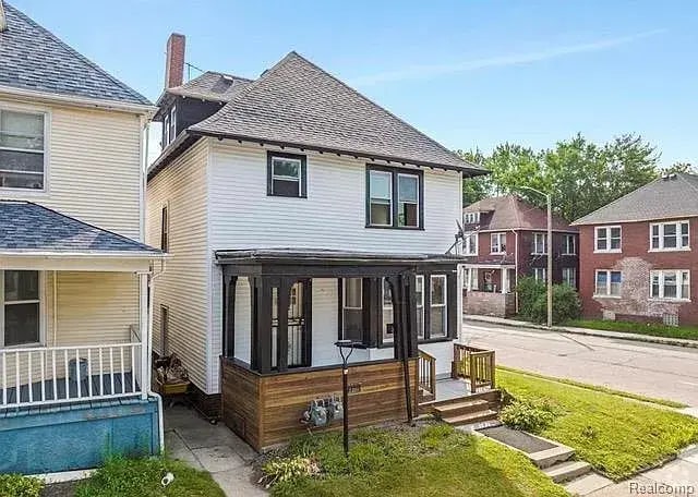 Building Photo - 2402 Sheridan St