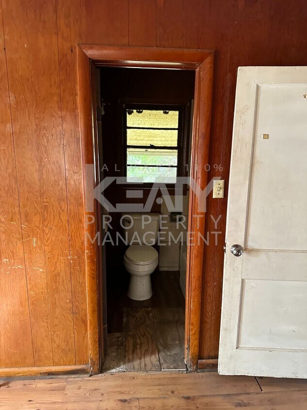 Building Photo - One bed, One bath home