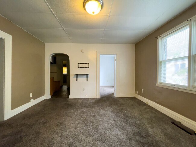 Foto del edificio - Fall into this cozy 3-Bedroom Home with a ...