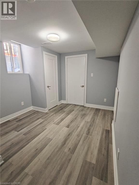 Photo du bâtiment - 28 Crossmore Cres