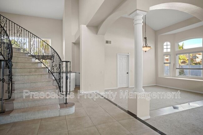 Building Photo - 500 Zinfandel Terrace