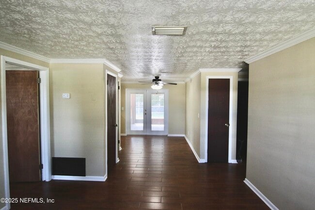 Building Photo - 137 Hercules Dr E