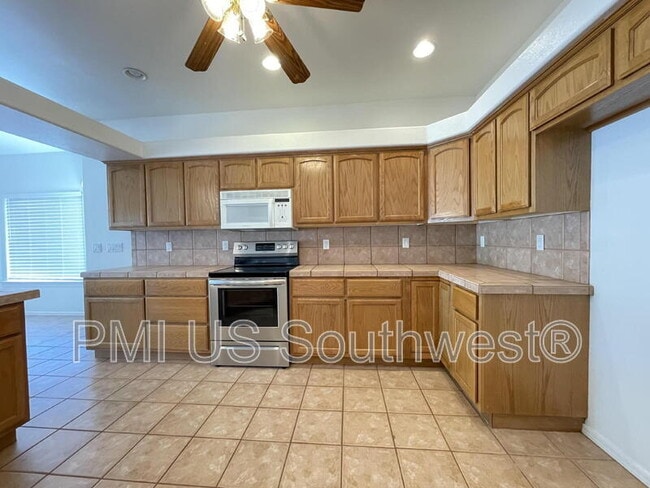 Building Photo - 2007 Lause Bay