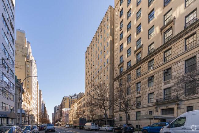 Foto del edificio - 4 E 72nd St