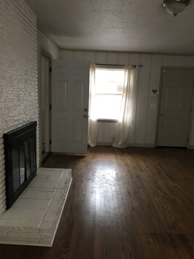 Foto del edificio - Secluded Madison 3/1.5 House for Rent - Ga...