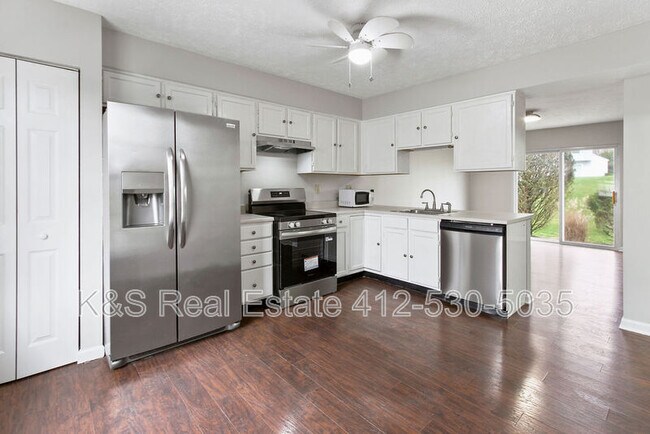 Foto del edificio - 122 Manor View Dr