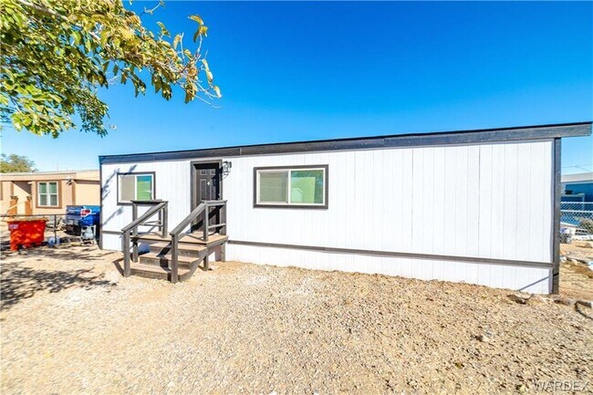 Building Photo - 4562 N Glen Rd