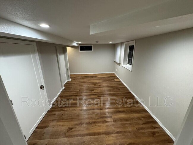 Foto del edificio - 3027 W Cleveland Ave