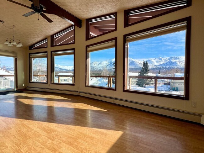 Foto del edificio - Majestic Mountain Views & Minutes to JBER