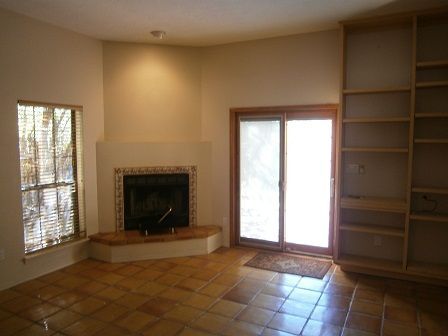 Building Photo - Unit A