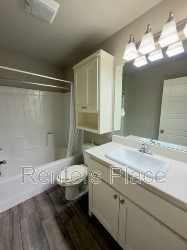 Building Photo - 13936 S Ironwood Pl