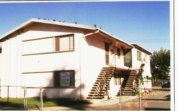 Building Photo - 214-220 Vecino Dr