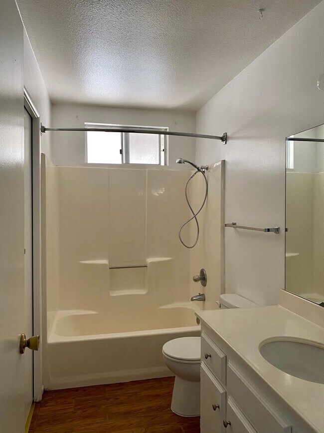 Foto del edificio - 694 Ironwood St