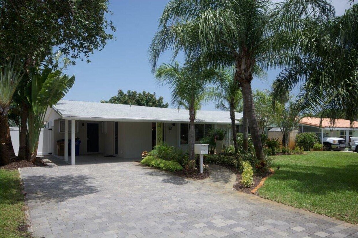 Foto principal - 429 SE 2nd Ct