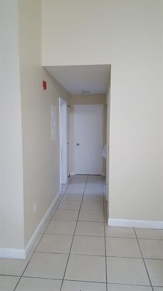 Building Photo - 6936 SW 39th St